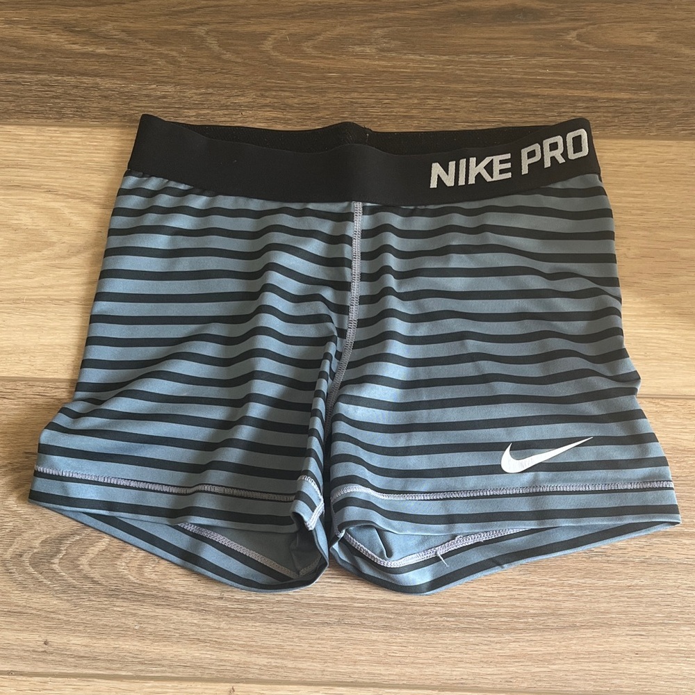 Nike Pro Gray & Black Striped Shorts - 3” Medium